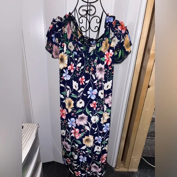 Joie De Vivre navy floral print size L - Picture 5 of 7